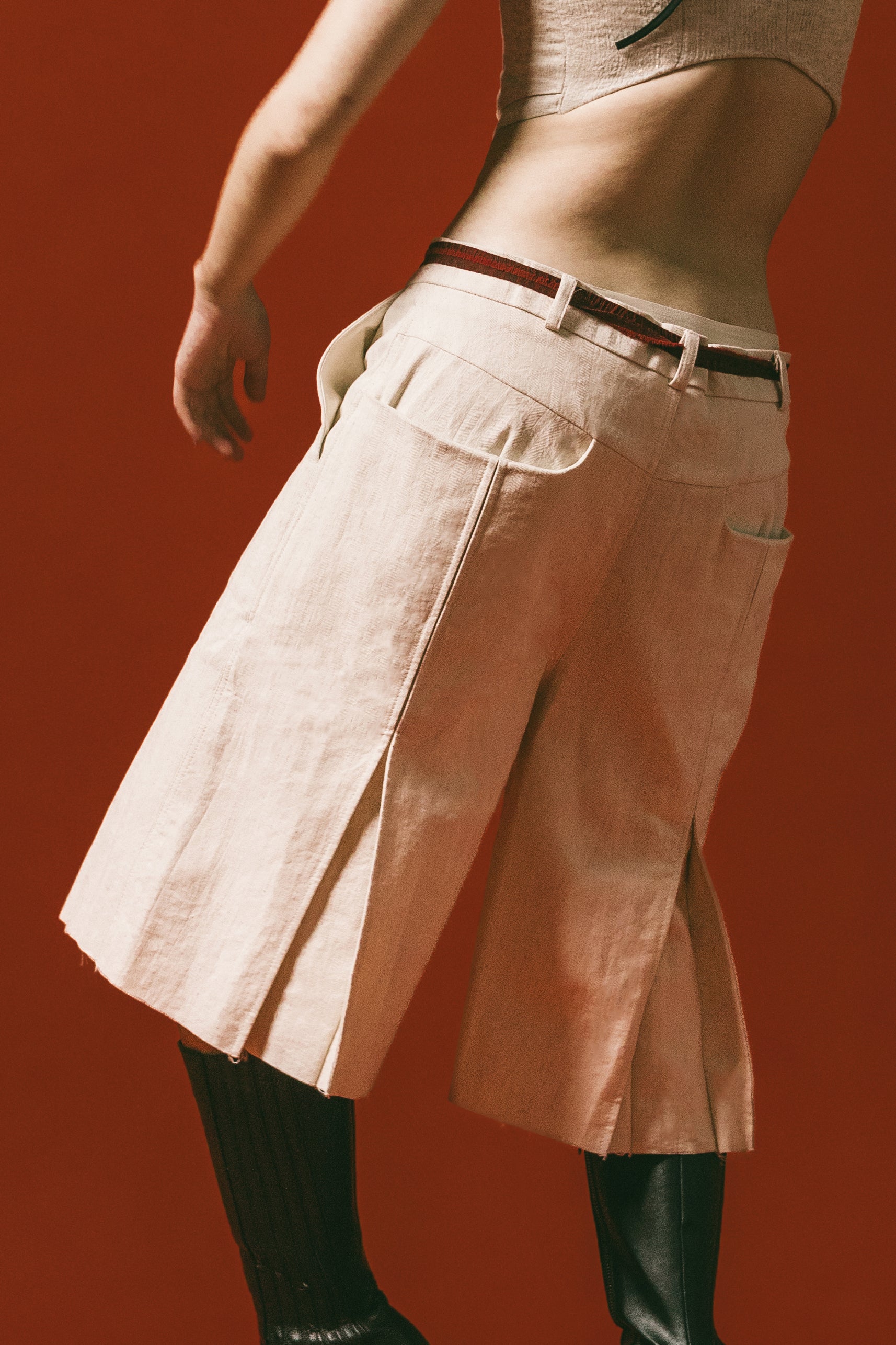 Fissure Shorts (Beige)