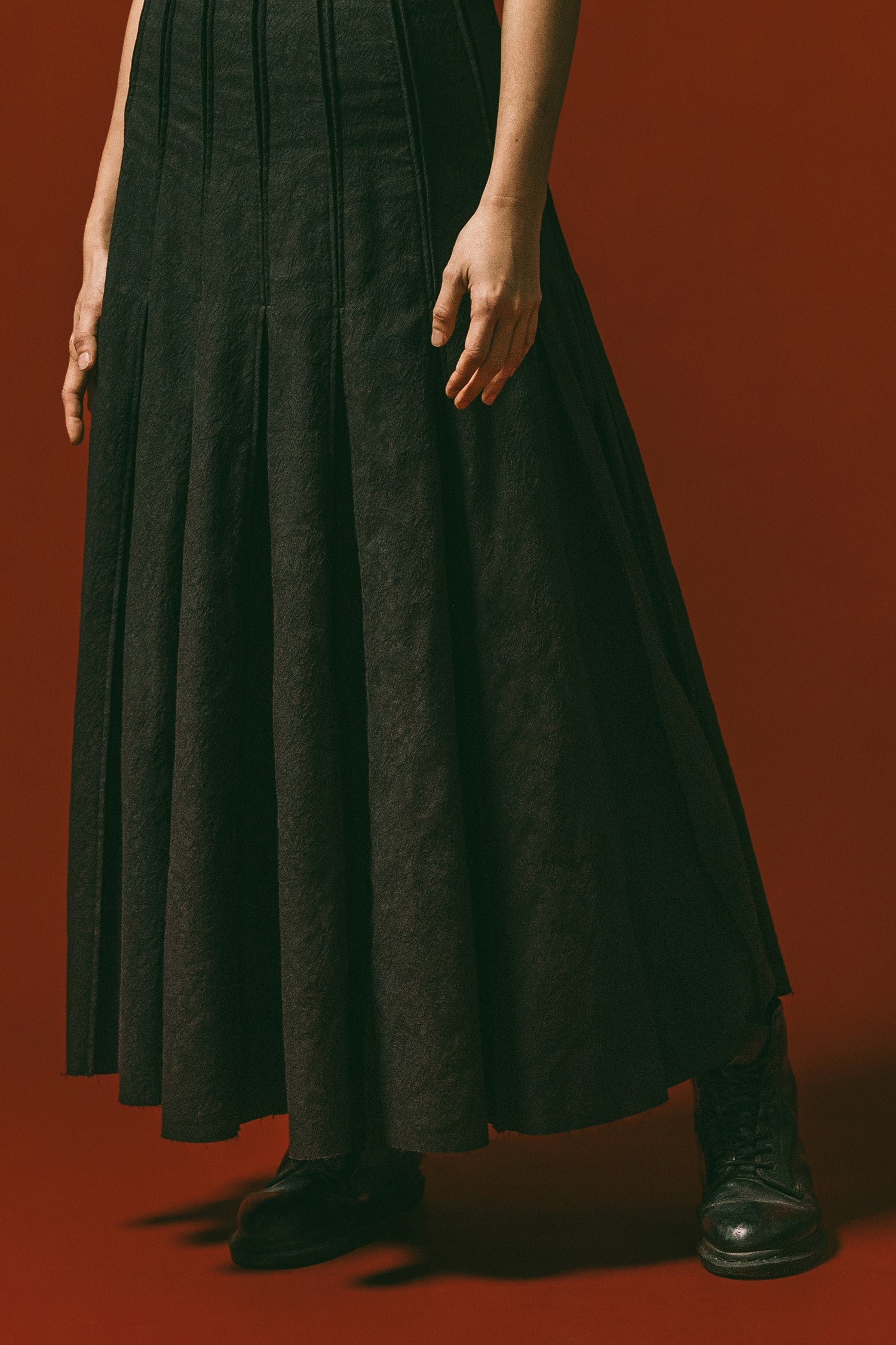 Pillar Skirt (Black)